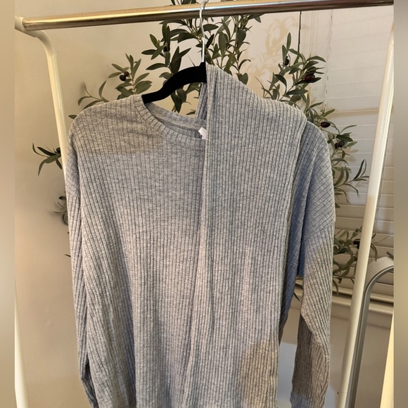 H&M Gray Ribbed Knit Sweater Set Size S - Picture 2 of 5